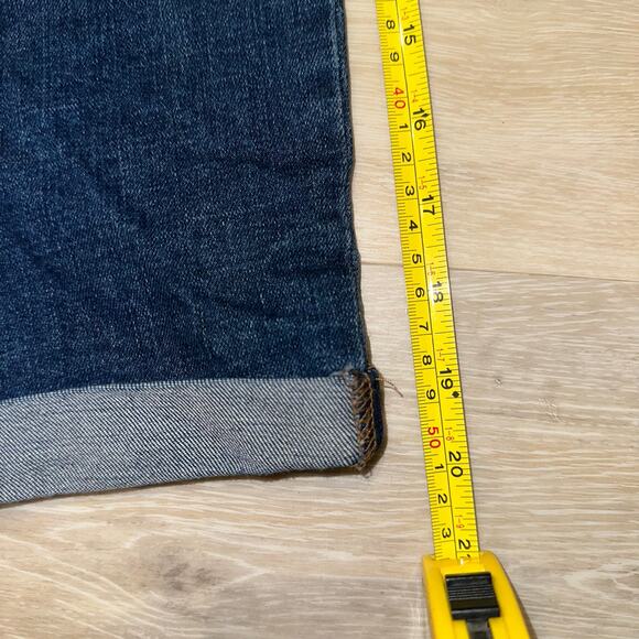 Old Navy High Rise Bermuda Short - Picture 4 of 7